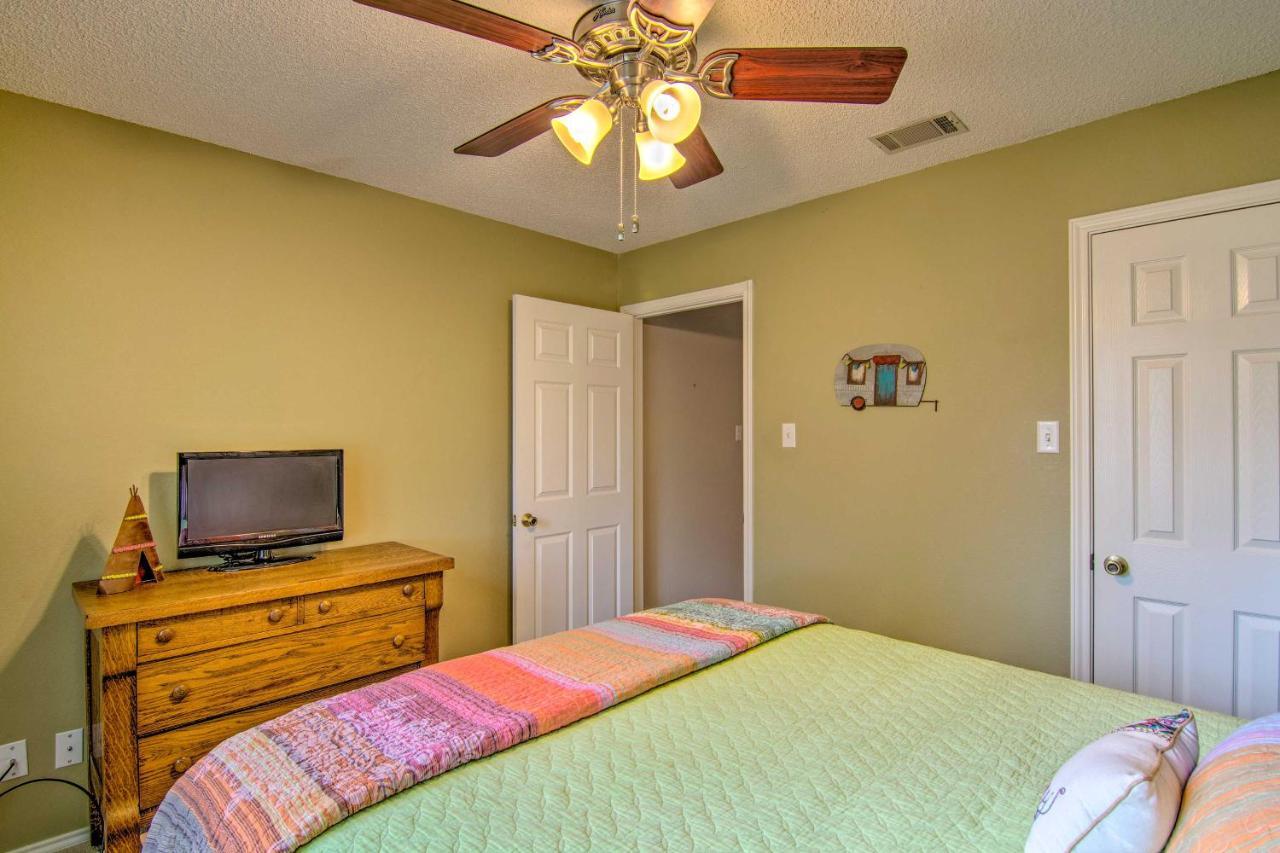 Lubbock Home With Deck And Yard - 8 Miles To Ttu! Екстериор снимка